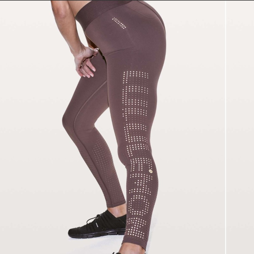 NWOT Lululemon Ride & Reflect Tight 28" *lululemon X SoulCycle
Purple Taupe